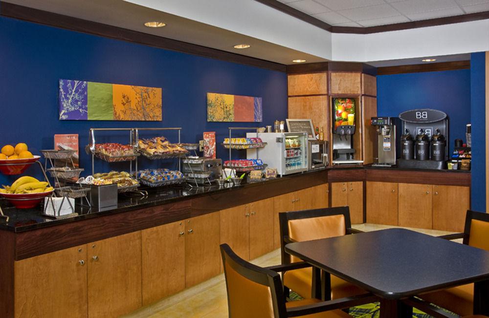 Fairfield Inn & Suites וות'רפורד מראה חיצוני תמונה