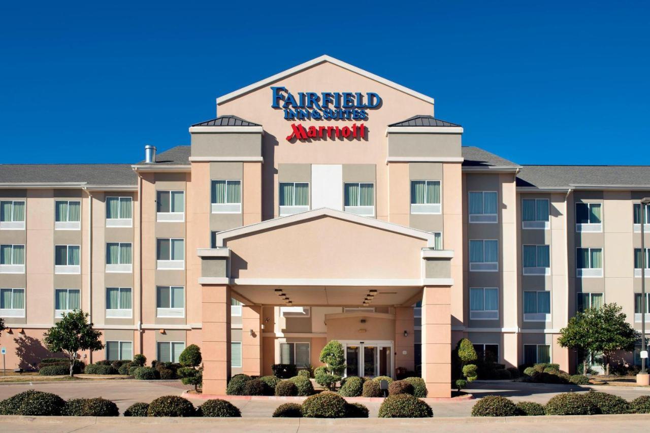 Fairfield Inn & Suites וות'רפורד מראה חיצוני תמונה