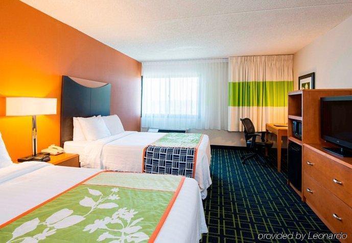 Fairfield Inn & Suites וות'רפורד מראה חיצוני תמונה