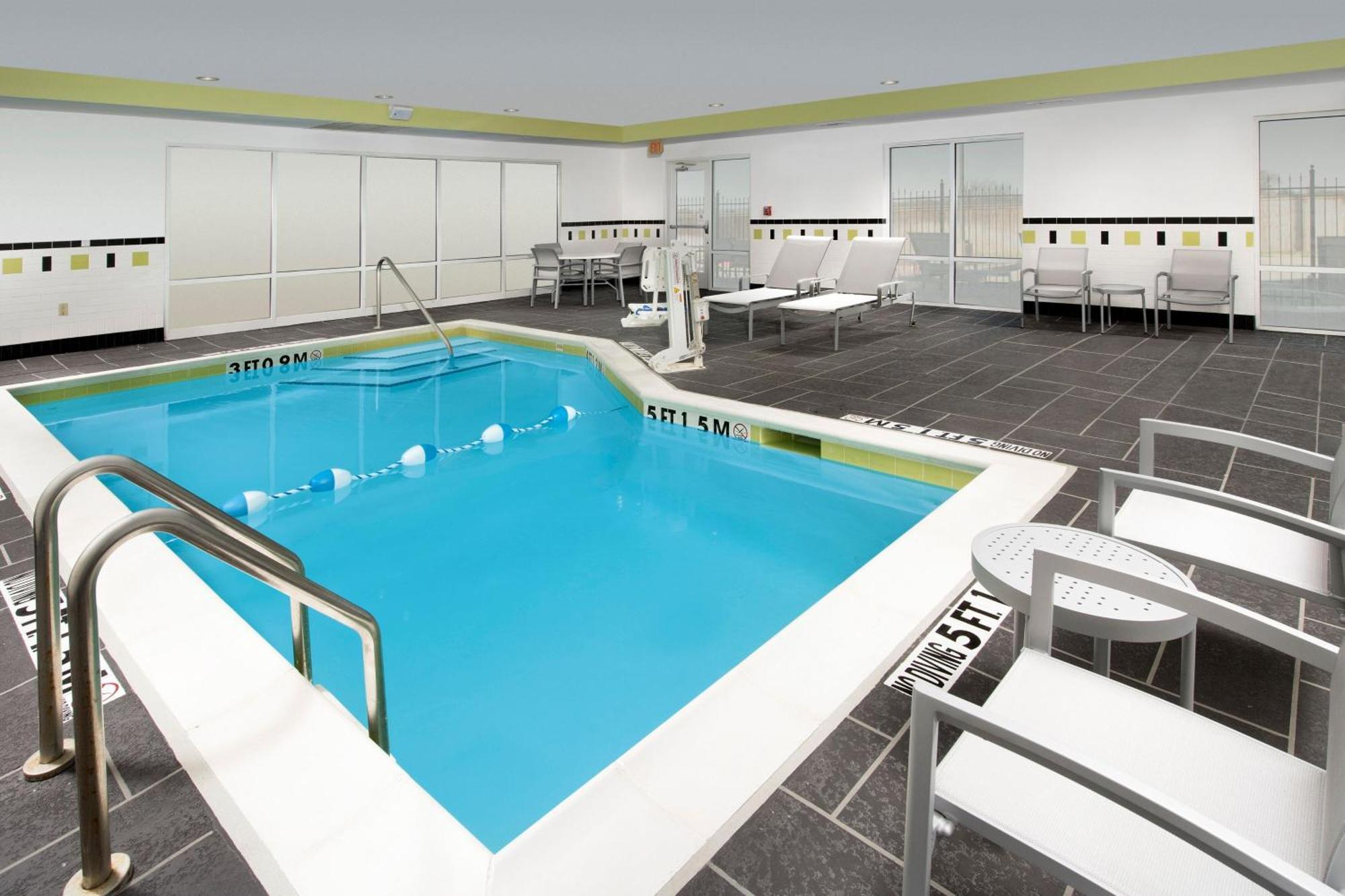 Fairfield Inn & Suites וות'רפורד מראה חיצוני תמונה