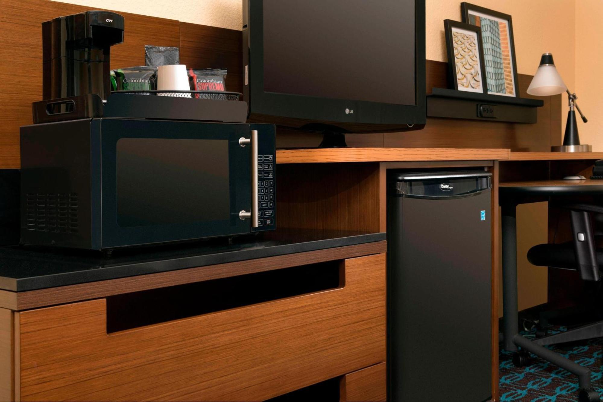 Fairfield Inn & Suites וות'רפורד מראה חיצוני תמונה