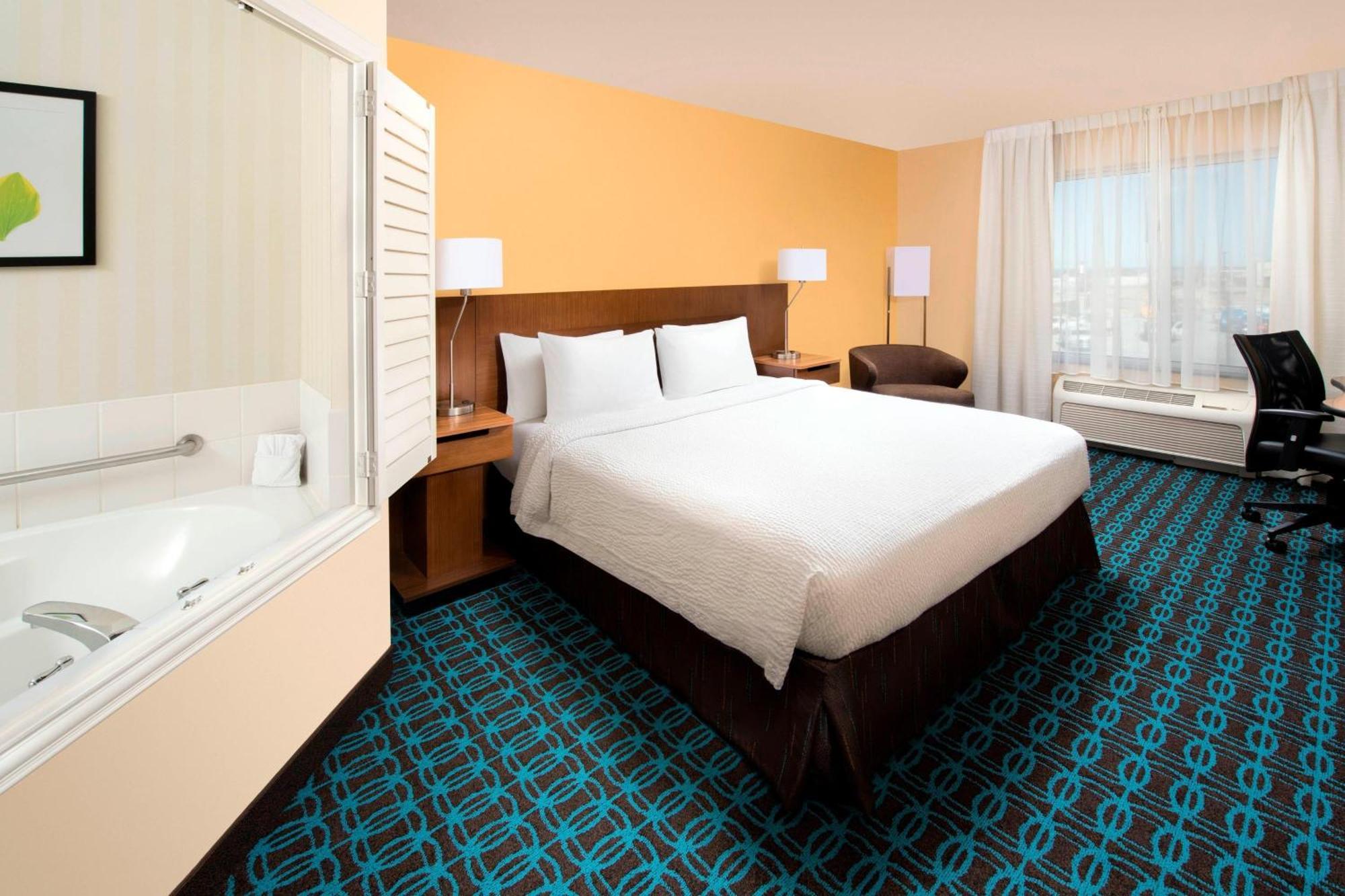 Fairfield Inn & Suites וות'רפורד מראה חיצוני תמונה