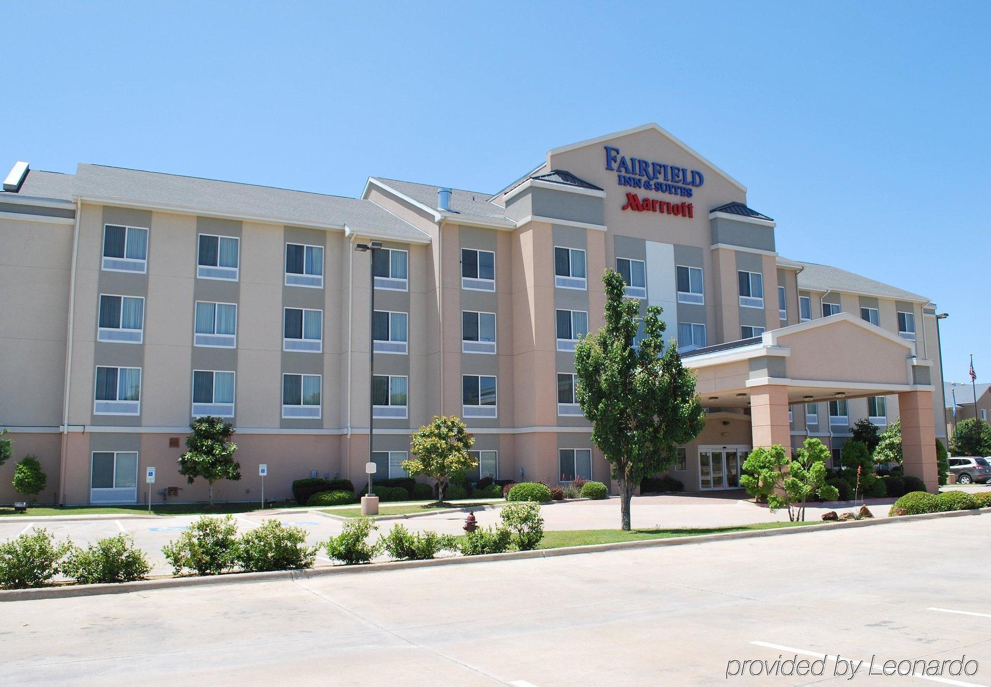 Fairfield Inn & Suites וות'רפורד מראה חיצוני תמונה