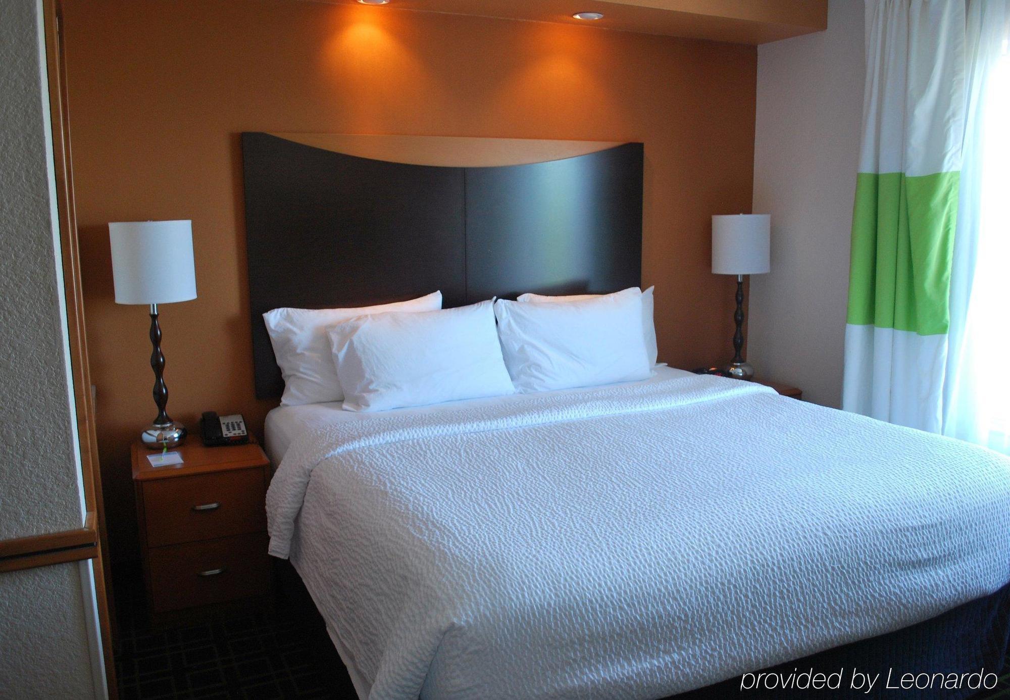 Fairfield Inn & Suites וות'רפורד מראה חיצוני תמונה