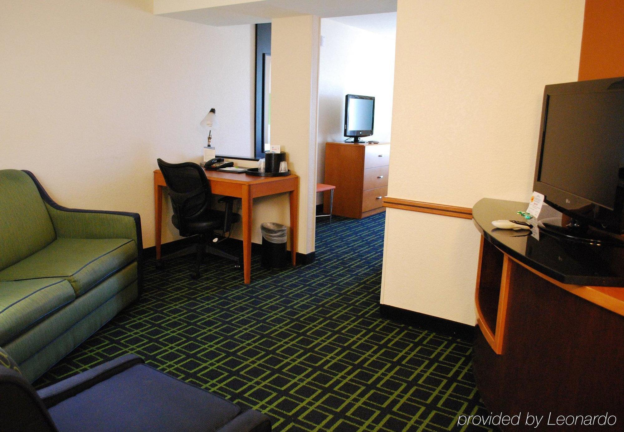 Fairfield Inn & Suites וות'רפורד מראה חיצוני תמונה
