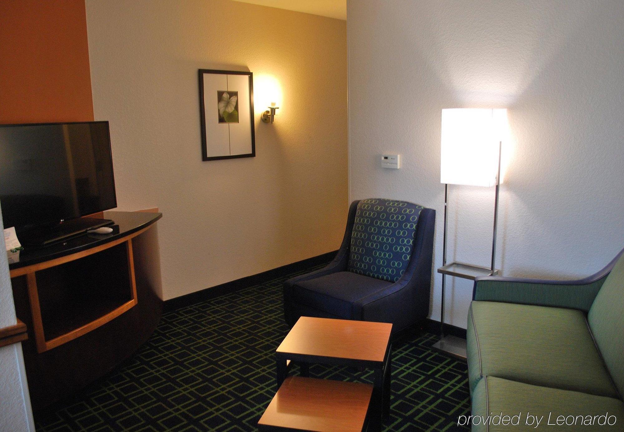 Fairfield Inn & Suites וות'רפורד מראה חיצוני תמונה
