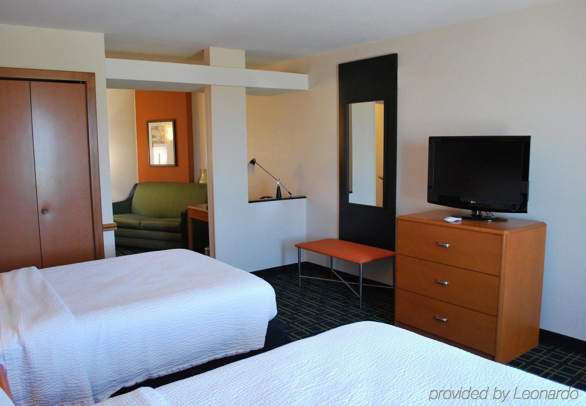 Fairfield Inn & Suites וות'רפורד מראה חיצוני תמונה