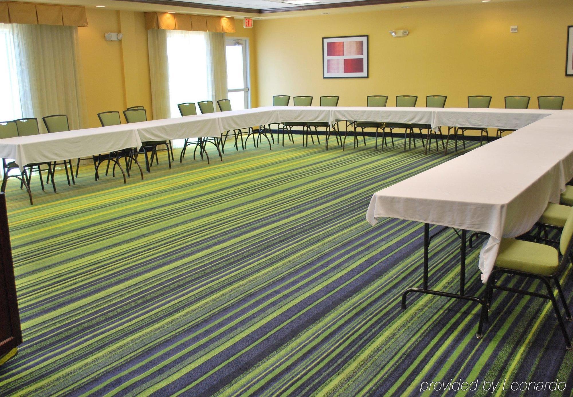 Fairfield Inn & Suites וות'רפורד מראה חיצוני תמונה