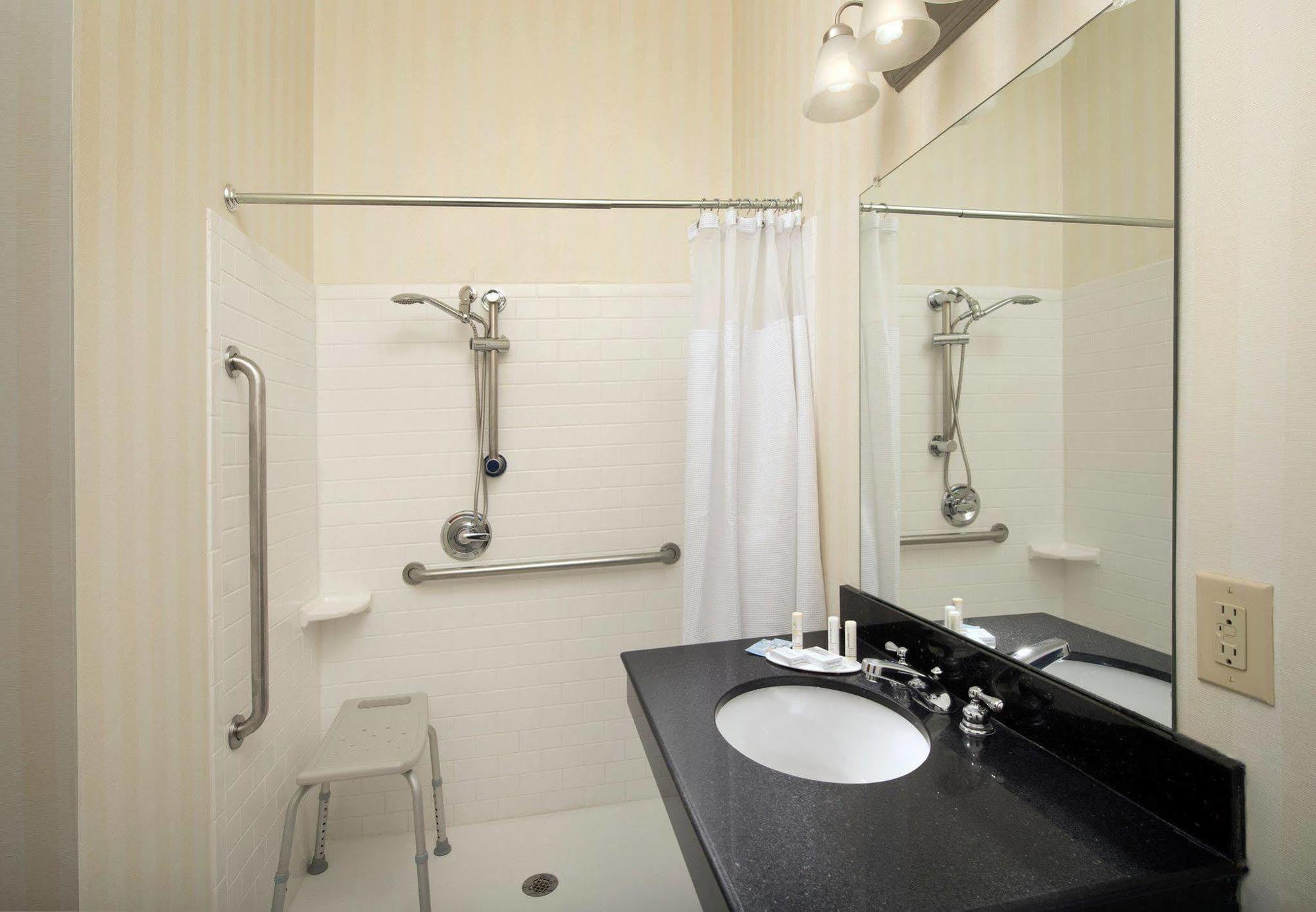 Fairfield Inn & Suites וות'רפורד מראה חיצוני תמונה